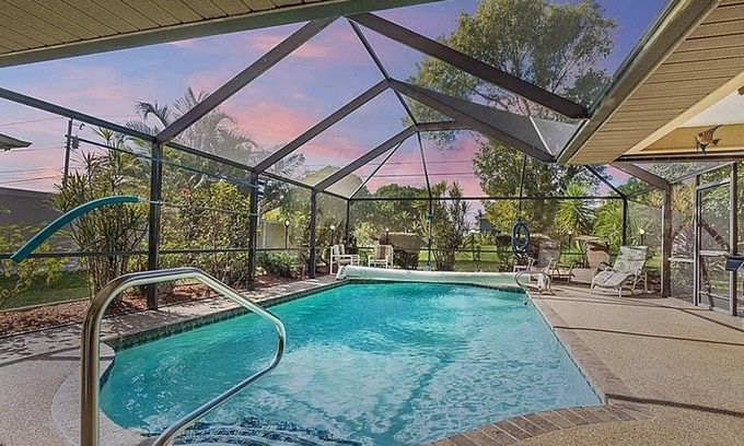 Diplomat Casa | Entire House -- 3 bed 2 baths, with large, heated pool in Cape Coral.
