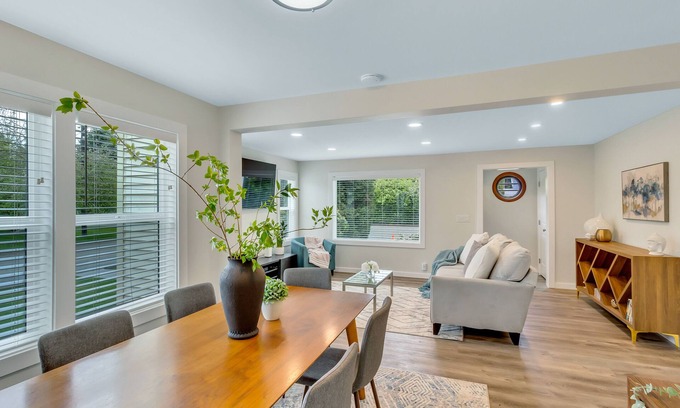 Haller Lake Casa | Entire House- Conveniently Located with Ample Parking