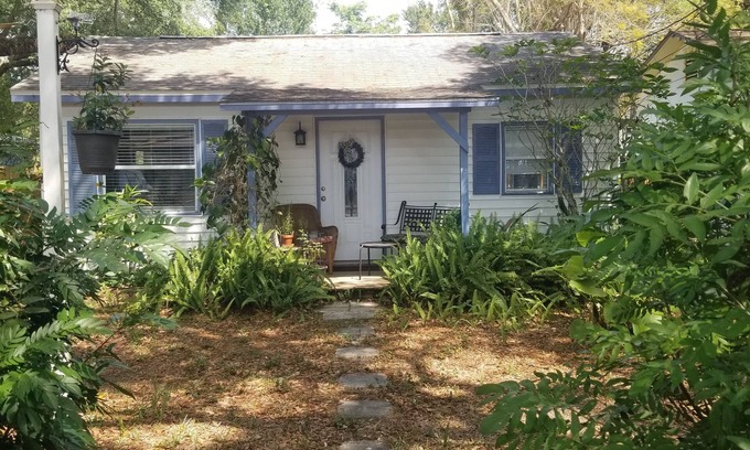 Disston Heights Casa | Entire house, fully furnished