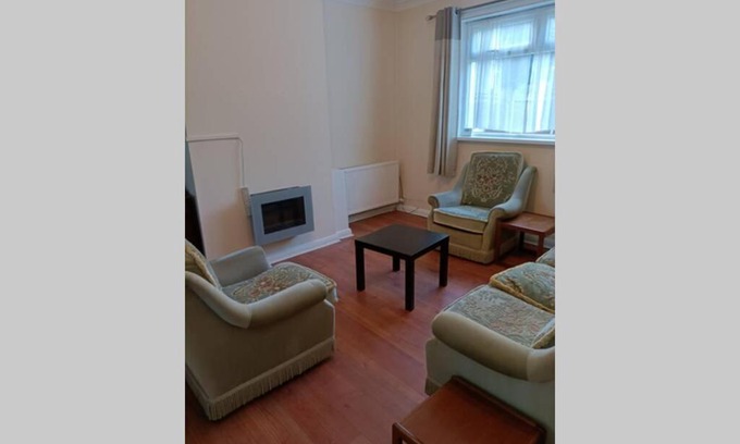 Alverthorpe Apartamento | Entire House in a Quiet Residential Area