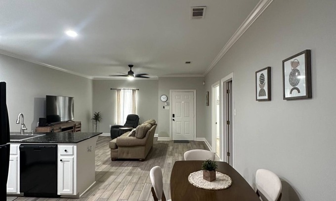 South Baton Rouge Casa | Entire House In Baton Rouge