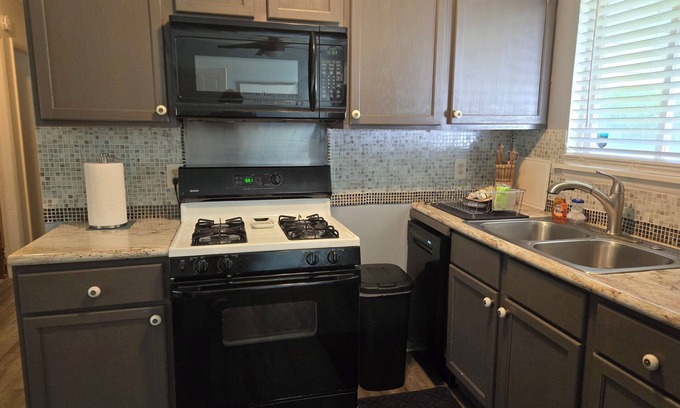 Albion Casa | Entire House. Perfect for a couple, families or executives and corporate stays.