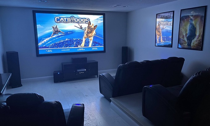 Karns Casa | Entire House - Top Of The World - Theater/Jacuzzi/Arcade
