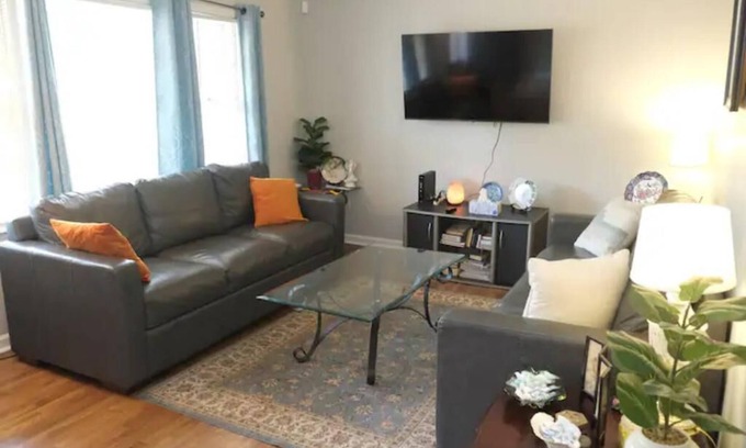 Griffin Casa | Entire house with 3 bedroom/1.5 bath