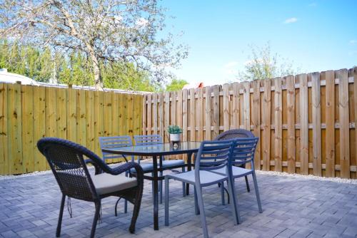 Golden Glades Apartamento | Entire House with Free Parking at North Miami!
