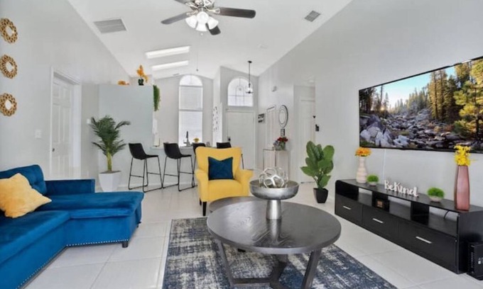 Lindfields Casa | Entire House with Private Pool in Four Cornersn