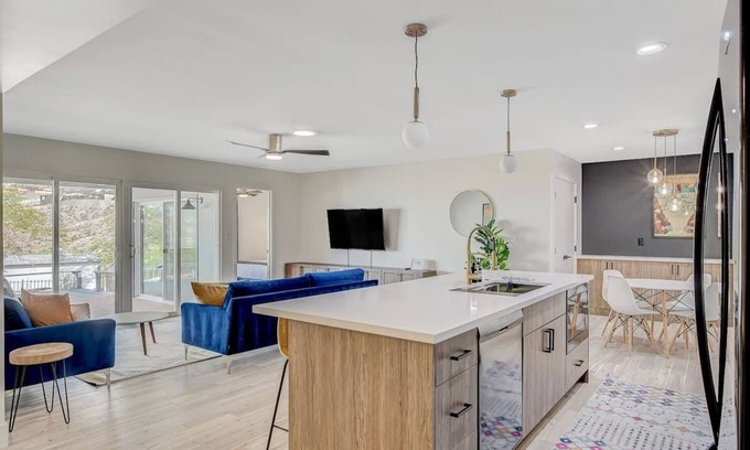 Boulder City Casa | Entire Luxury 4 bd 3 bath home w/ Lake View, Wi-Fi