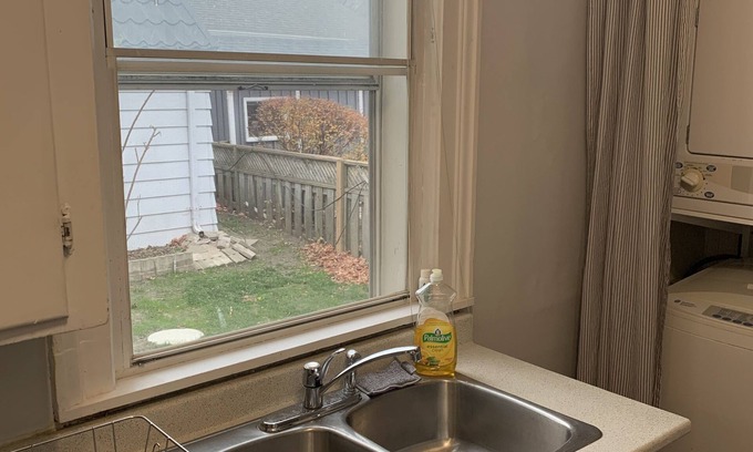 Newmarket Casa | Entire main level of quaint central historic house