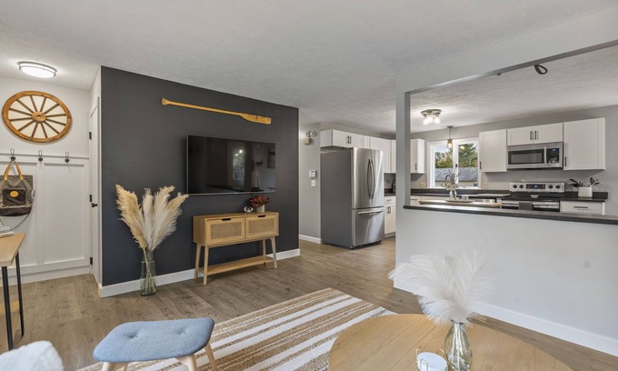 Windham Casa | Entire Modern Chic Home in Windham