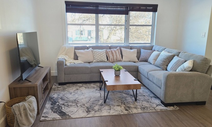 Regina Casa | ENTIRE NEW-BUILD SPACIOUS MAIN FLOORS EAST REGINA!