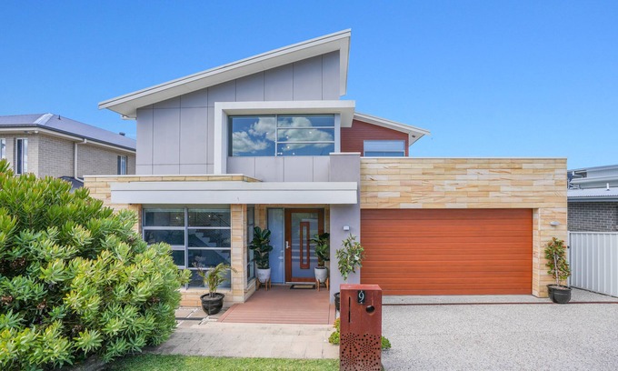 Shell Cove Casa | Entire Ocean View Shell Cove Mansion - Sleeps 16 guests 5 minute from the beach!