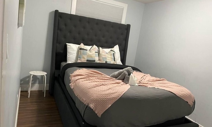 Northeast Edmonton Casa | Entire One bedroom basement suite+Laundry+Kitchen
