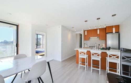 Coquitlam Apartamento | Entire Private Condo Unit, 1 parking space