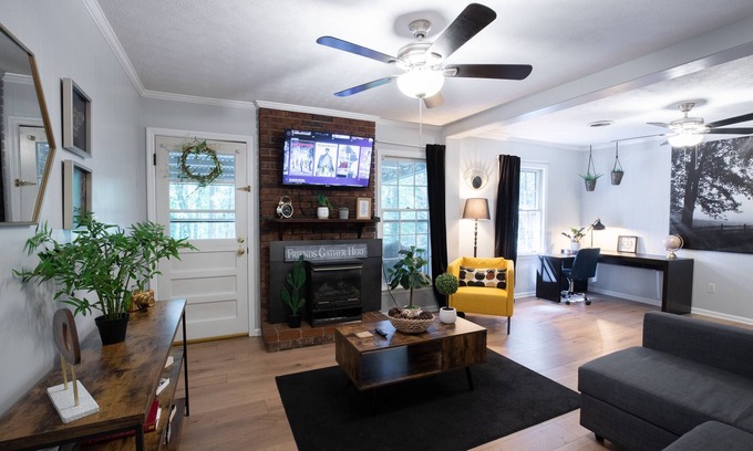 Sugar Hill Casa | Entire Ranch Home special rate - sleeps 6