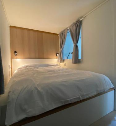 Bergenhus Apartamento | Entire renovated apartment from 1780 with Kitchen, Bath, Bedroom, and Living Room in Skuteviken