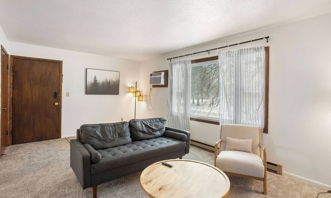 Grand Forks Apartamento | Entire rental unit in Grand Forks, North Dakota