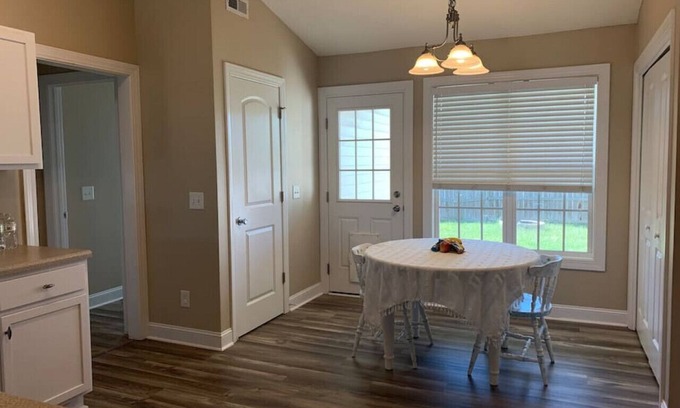 Winterville Casa | Entire Townhome, Families, Travel Nurses