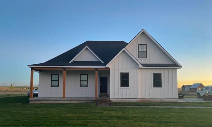 Ashton Casa | Entire Upstairs With Private Entrance