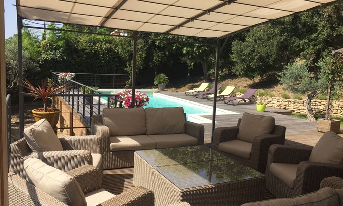 Villeneuve Villa | Villa entera con vistas panorámicas en un entorno privilegiado en el corazón del Luberon.