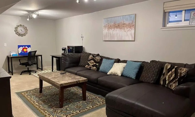 Northglenn Apartamento | Entire walkout basement near shopping and dining