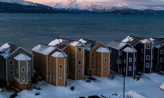 Homer Casa | Homer, AK Private Townhouse Townfront, 3 dormitorios, 3 baños, capacidad para 6 personas