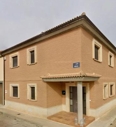 Almazán Casa | Entre Árboles y Río
