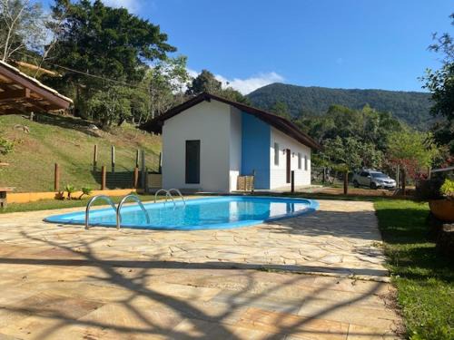 Alto Ribeirao Casa | Entre o mar e a montanha !