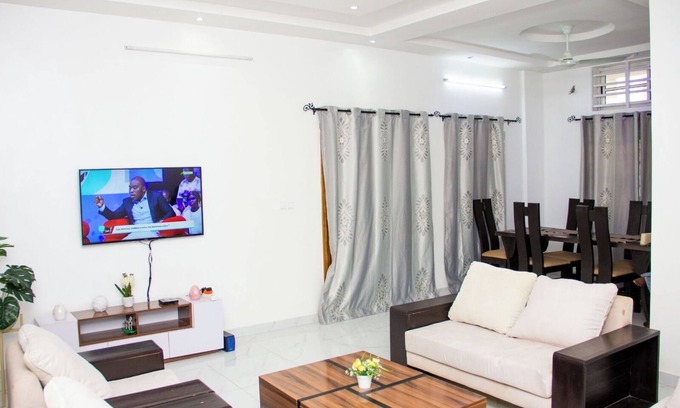 Abomey-Calavi Villa | Entree Personnelle T3, non loin de Fidjrosse Plage (club des rois)