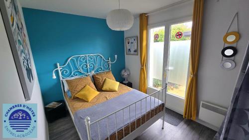 Aureilhan Casa | EntreLac&Océan1 - chambre d'hôtes chez l'habitant, Entrée et terrasse privée- cyclotouristes bienvenue
