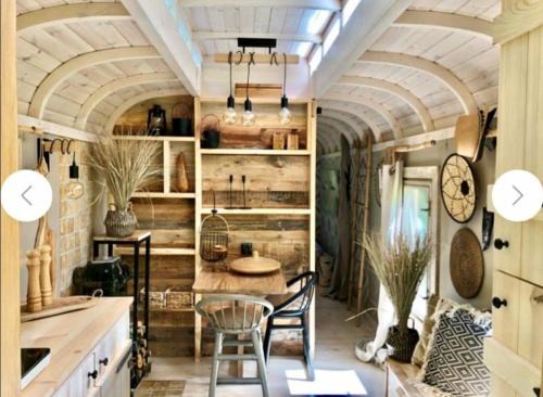 Waldmuenchen Otro | Entspannung im Zirkuswagen: außergewöhnliche und liebevoll eingerichtete Glamping-Unterkunft im Grünen