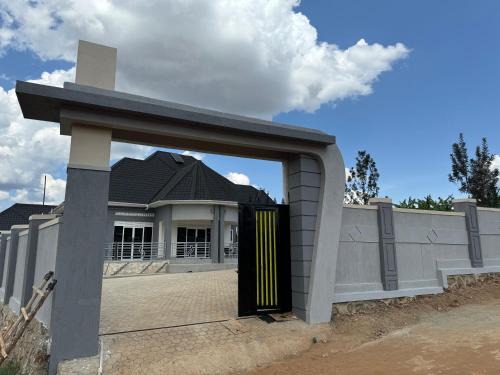 Mbarara Casa | Entula safari and accommodation
