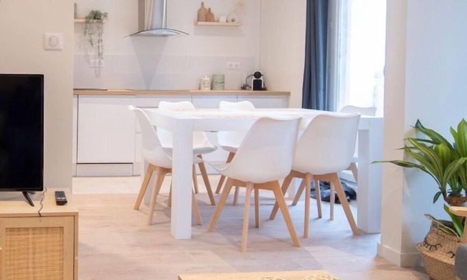 Saint-Cyr-au-Mont-d'Or Apartamento | Envie Lyonnaise Location ★ 14 persons ★ Terrace
