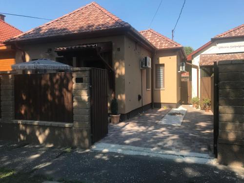 Gubacsipuszta Apartamento | Eperjes Ház