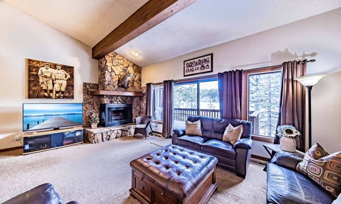 Zephyr Cove Casa | Epic Condo | Beach Access & Meadow Views | Sleeps8