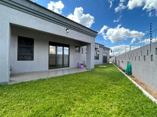 Jwaneng Cama Y Desayuno | Epic Springs Bed & Breakfast