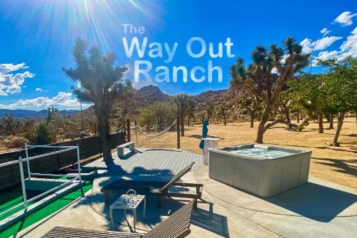 Joshua Tree Casa | Epic Views, Huge House, Acres of J-Trees to explore, Hot Tub, Pool, AC, and Mini-Golf