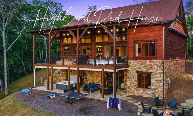 Morganton Cabina | Epic Views | Luxe Stay @ Highland Red House | Family Fun, Games, HotTub, FirePit