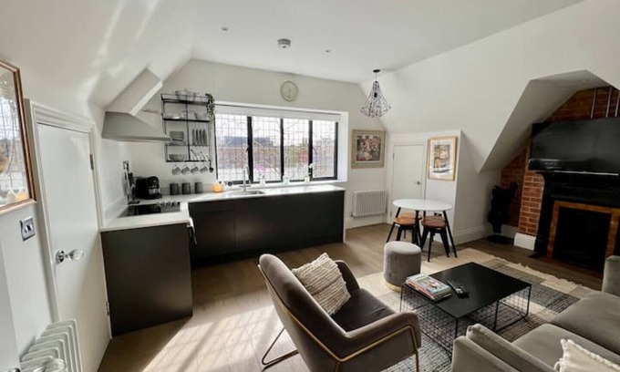 Epping Apartamento | Epping High Street, Stylish & Very Well Appointed