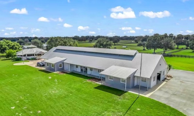 Anthony Apartamento | Equestrian Center 2B Apartment. Pet Friendly! On 22 Peaceful Acres