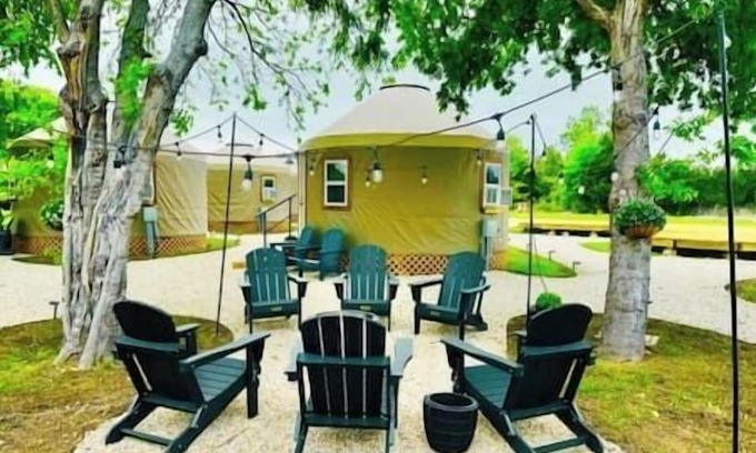 Woodway Apartamento | Equestrian Elegance - Unit #8