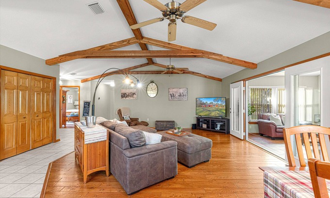 Ocala Casa | EQUESTRIAN THEMED HOME WITH PRIVATE POOL, CLOSE TO WEC AND FAST, PET FRIENDLY