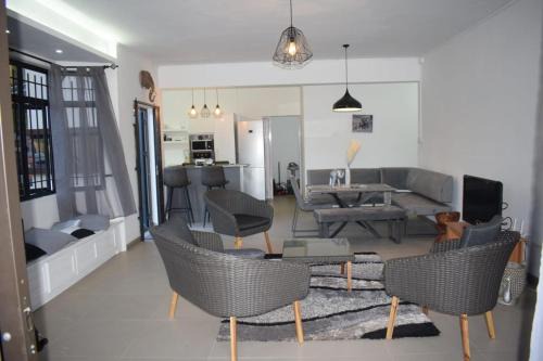 La Gaulette Casa | Equinox Kite Villa