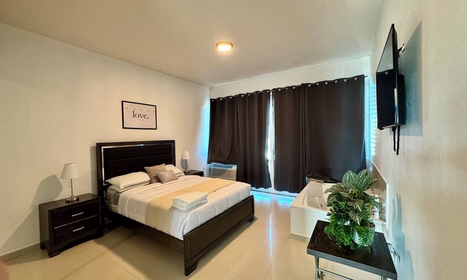 Cerro Gordo Apartamento | Equipped beach apartment with kitchen, AC, WIFI, 1 Queen bed + 1 sofa bed.