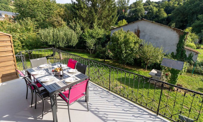 Coupiac Casa | Casa equipada + centro de pueblo aveyron 120m2 jardín terraza wifi 3 dormitorios