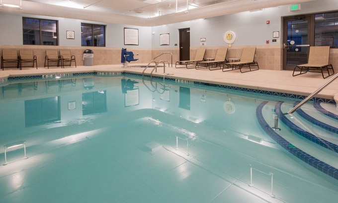 Amherst Condominio | Suite Equipada | Desayuno diario gratuito, acceso a la piscina + acceso al gimnasio