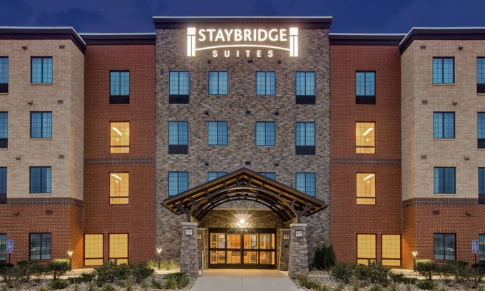 Benton Harbor Condominio | Suite equipada cerca de la I-94 | Desayuno diario gratuito, piscina cubierta + gimnasio