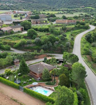 Artesa de Segre Casa | Era de Cal Baro - Casa rural con gran piscina y jardin