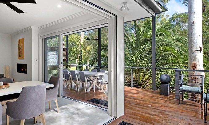 Erina Casa | Erina Valley Treehouse - 2 bedroom house situated amongst nature