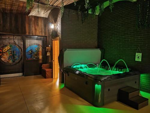 Avoti Apartamento | Ernests' unique townhouse with sauna, hot tub and free parking