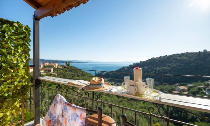 Gimari Apartamento | Eros Sea View: Brand new! Comfortable apartment, above Agni